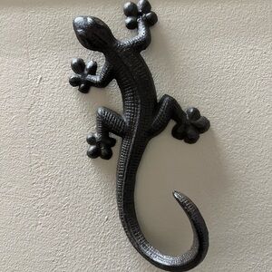 Cast Iron Lizard Wall Hooks/Decor - set of 3